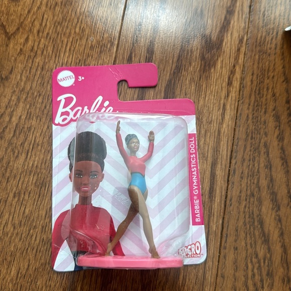 Barbie Cake/ Muffin  Topper - Picture 3 of 7